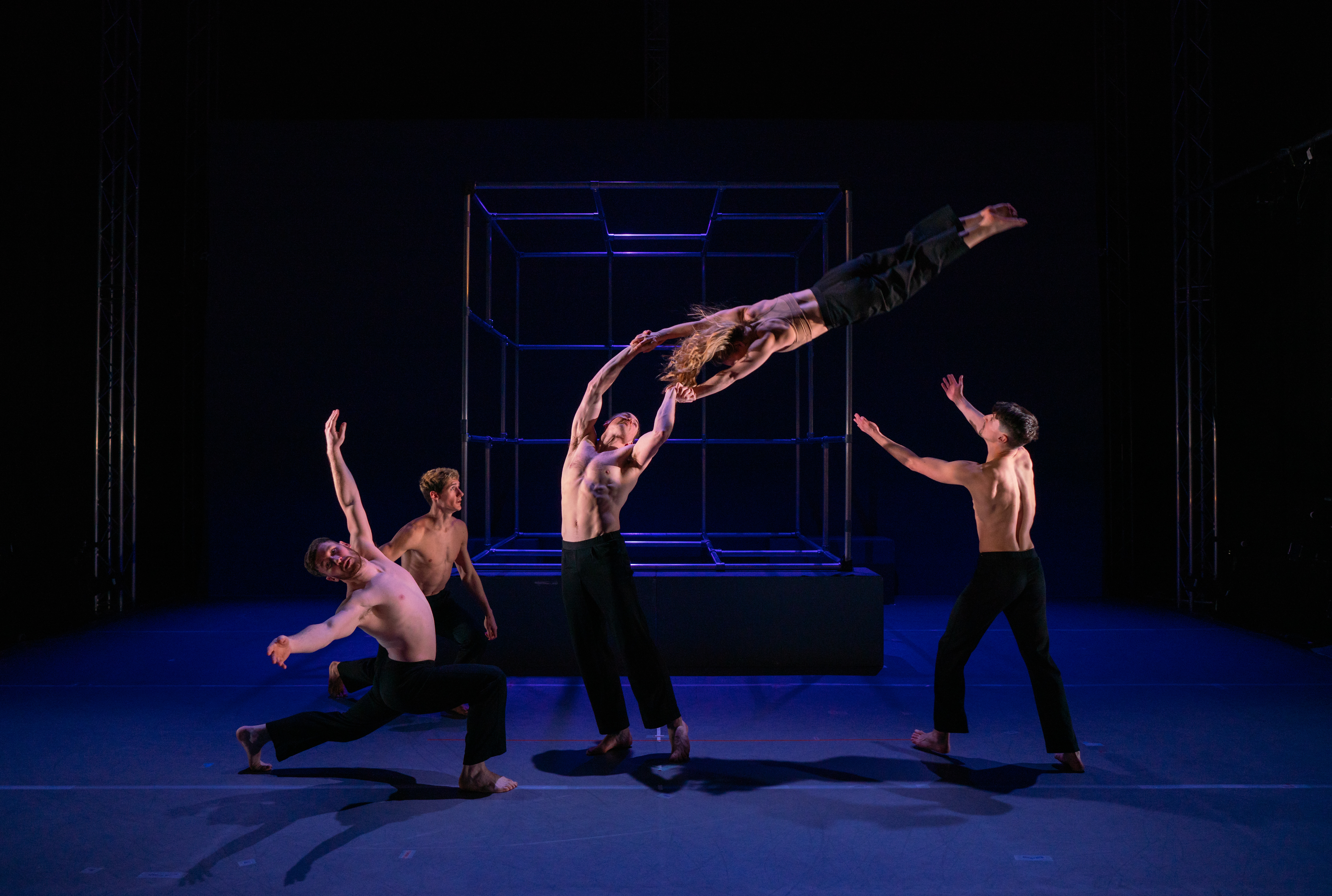 Additional gallery picture 4, Nobody by Motionhouse, image credit Dan Tucker