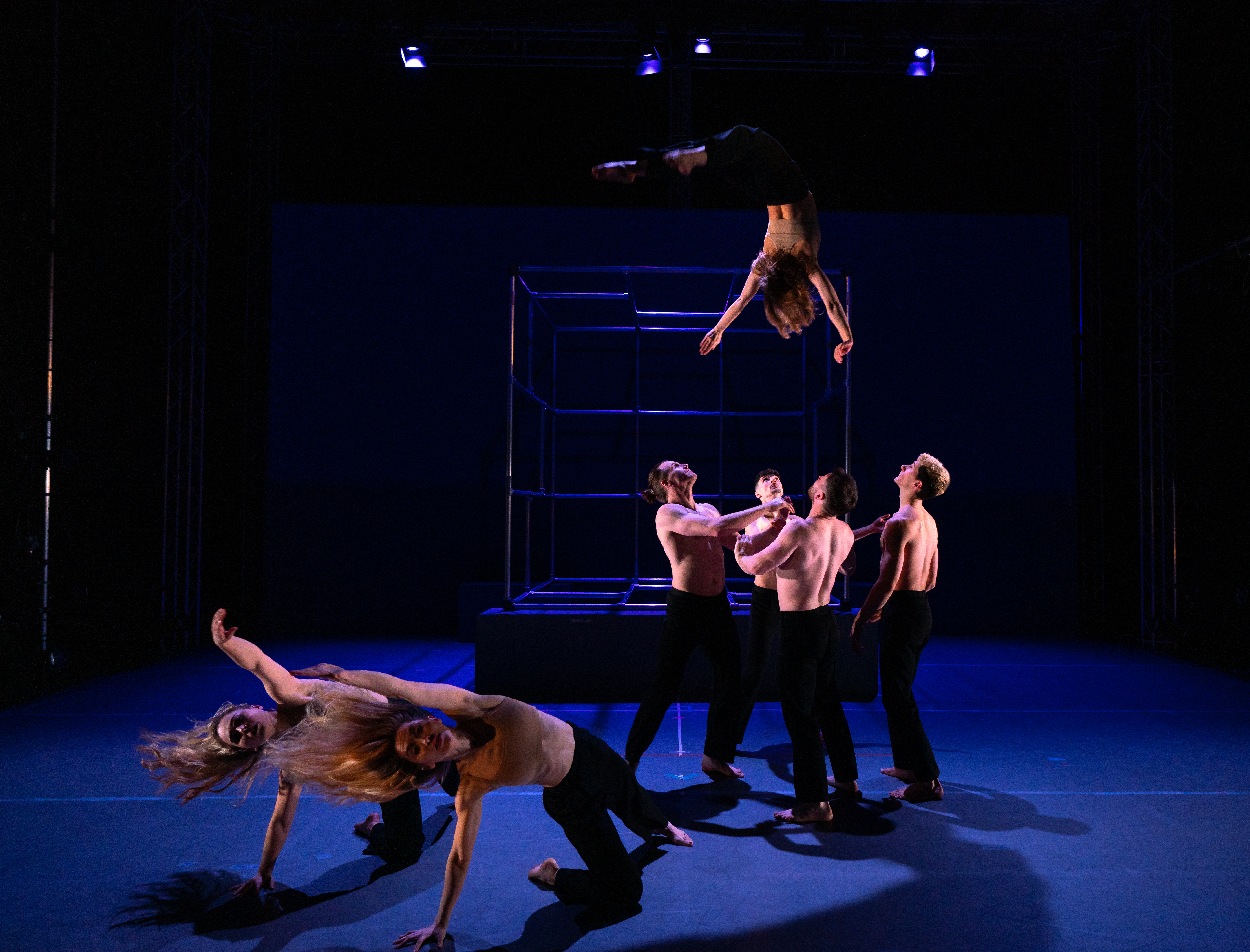 Additional gallery picture 16, Nobody by Motionhouse, image credit Dan Tucker